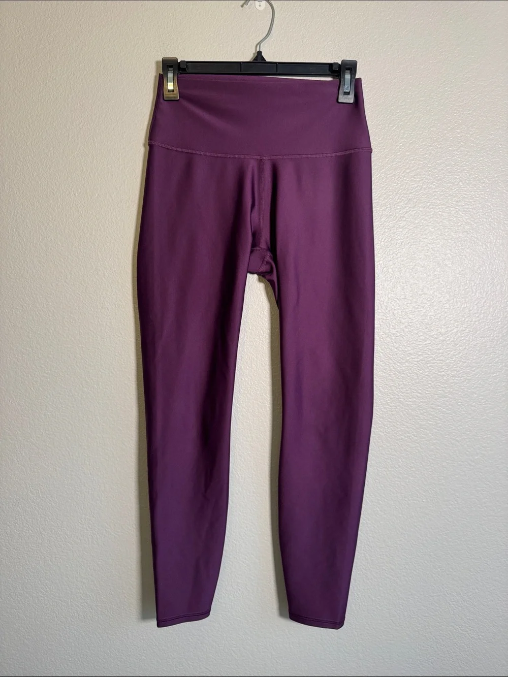 ALO Yoga 7/8 High Waist Airlift Legging in Dark Plum - M